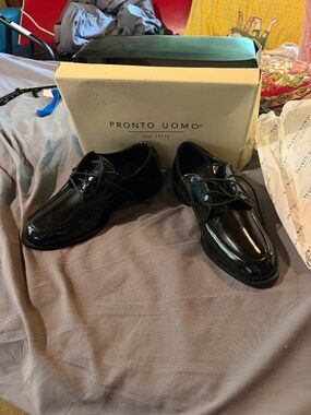 Pronto Uomo Men’s Dress Shoes New in Rough Box